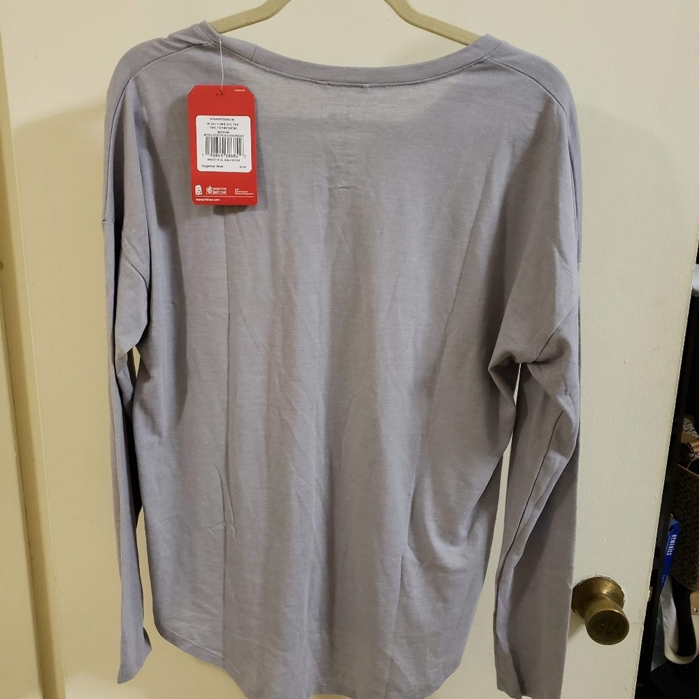 Womans north face long sleeve T-shirt - Picture 3 of 4